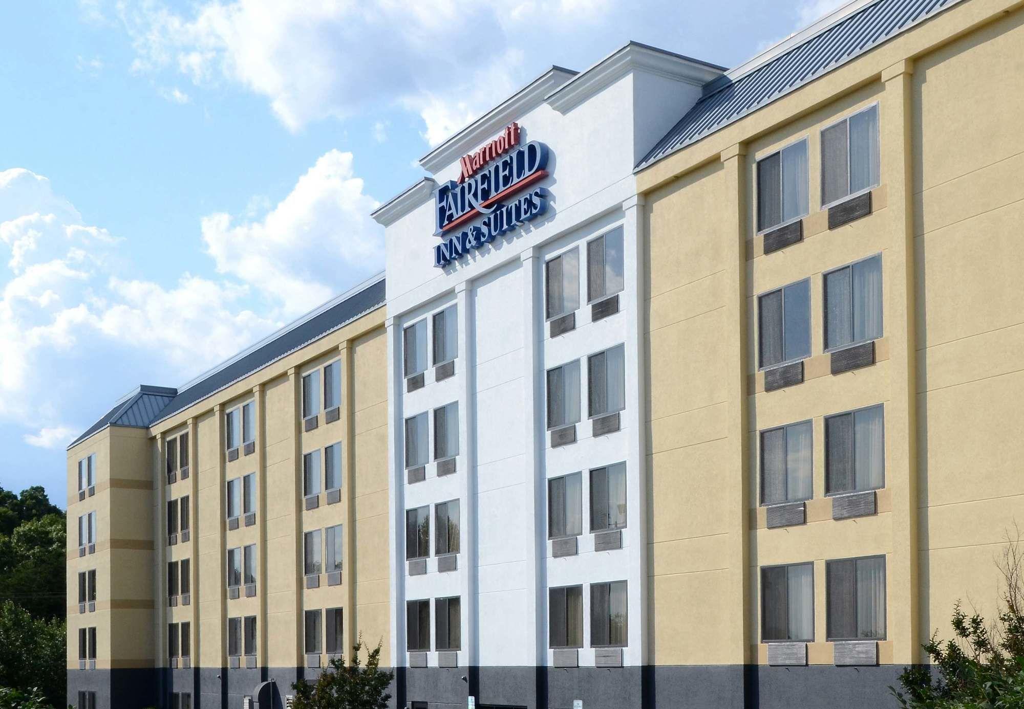 Fairfield And By Marriott Salem/hanes Hotel