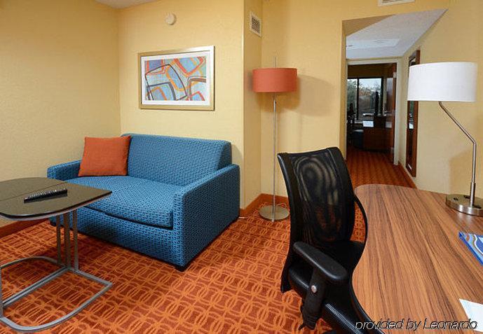 Hotel Fairfield And By Marriott Salem/hanes