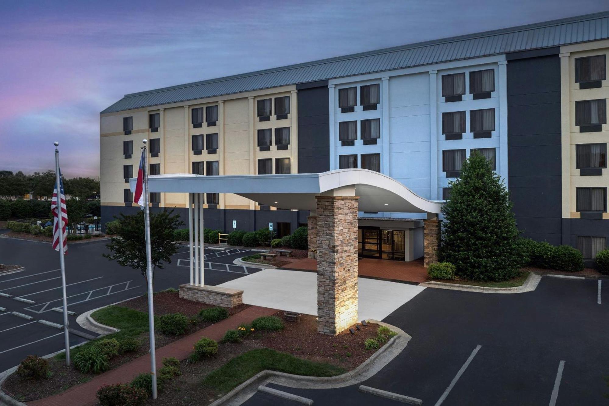 Hotel Fairfield And By Marriott Salem/hanes Winston-Salem