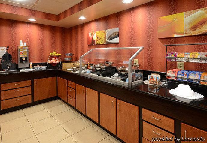 Hotel Fairfield And By Marriott Salem/hanes 3*