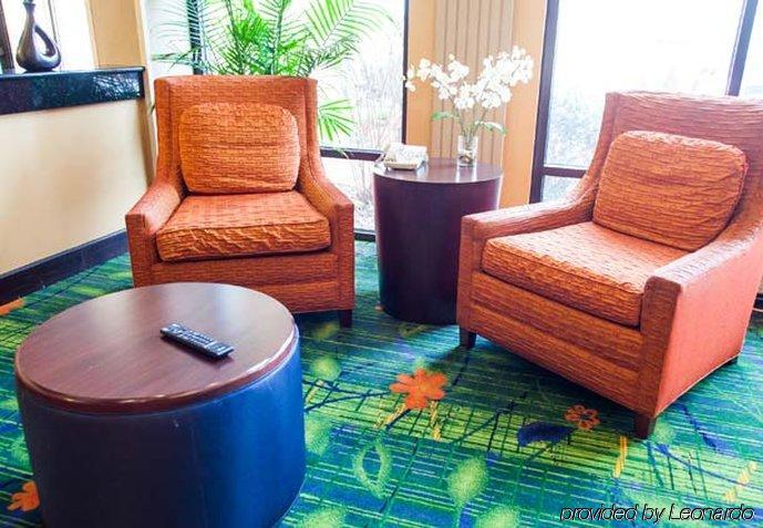 Hotel Fairfield And By Marriott Salem/hanes 3*
