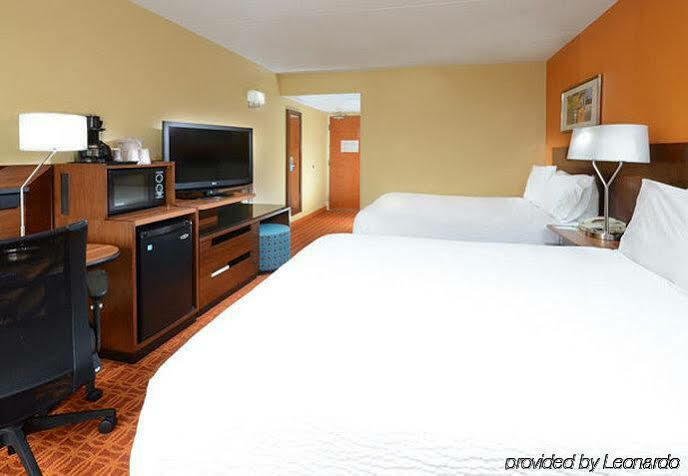 Hotel Fairfield And By Marriott Salem/hanes